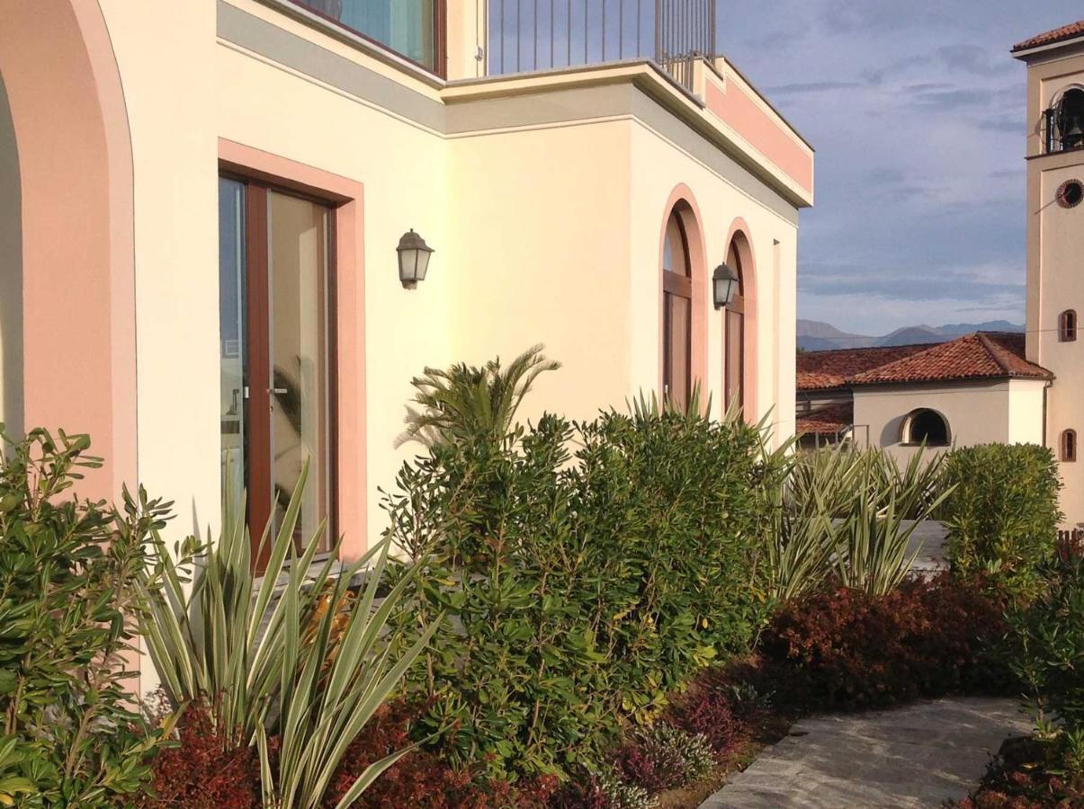 Villa Rubino Apartment Con Giardino E Jacuzzi Vista Lago Stresa Exterior photo